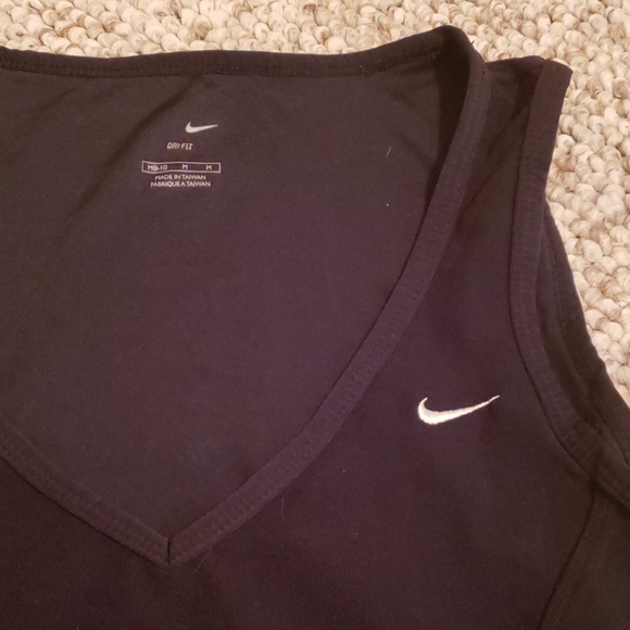 Black Nike tank top dry fit - Picture 2 of 3